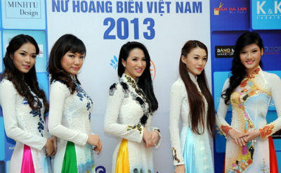 Ai đang “chống lưng” cho bà Kim Hồng?